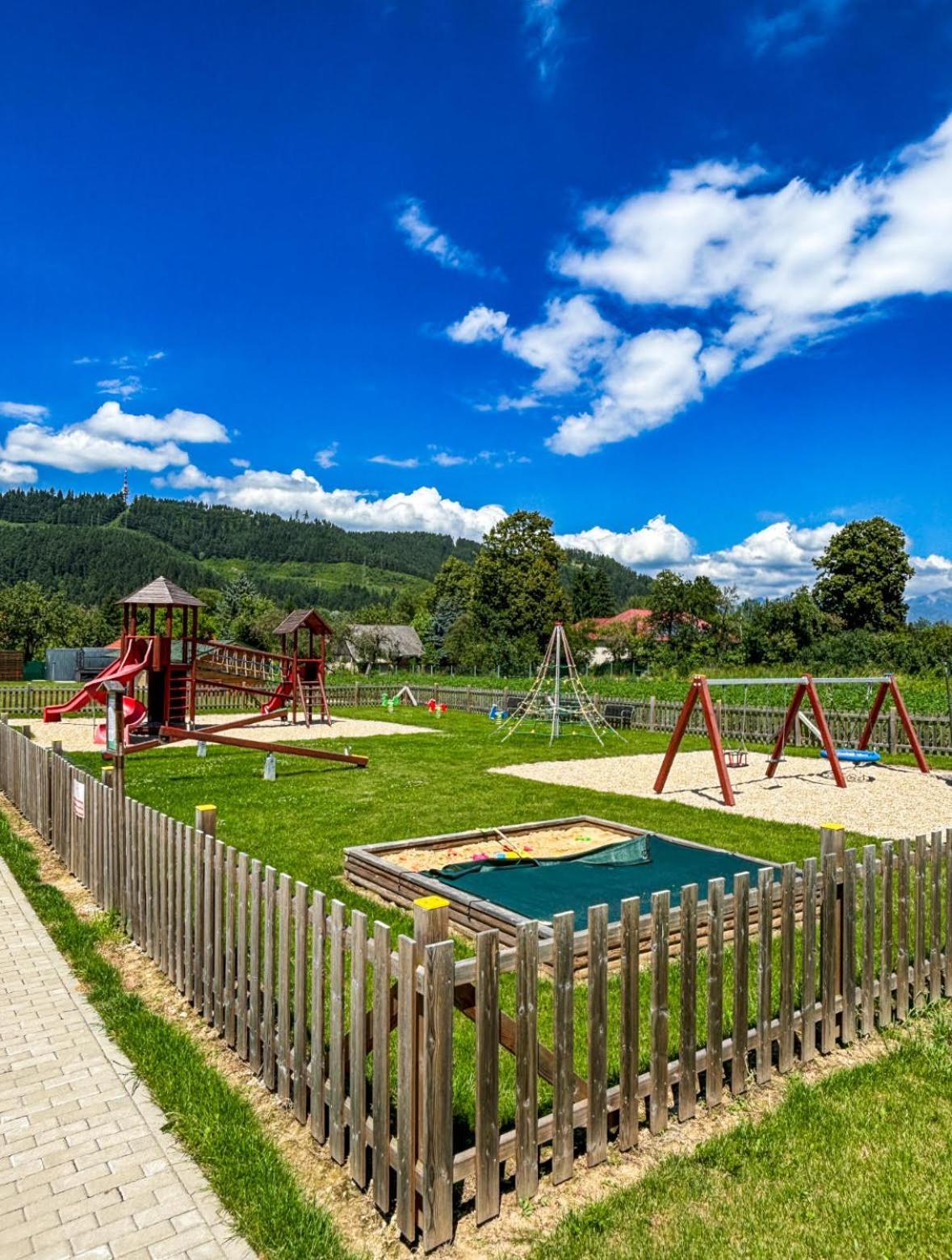 Rezort Zvernica Vlachy - Family & Fun Buitenkant foto